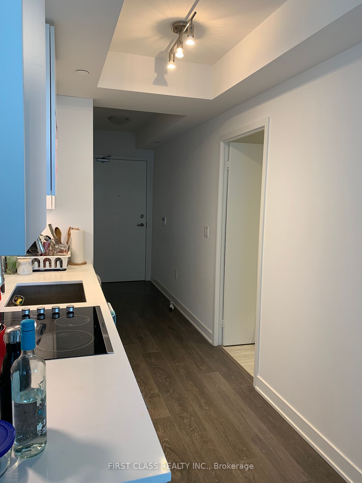 99 Broadway Ave, unit 1705 for rent