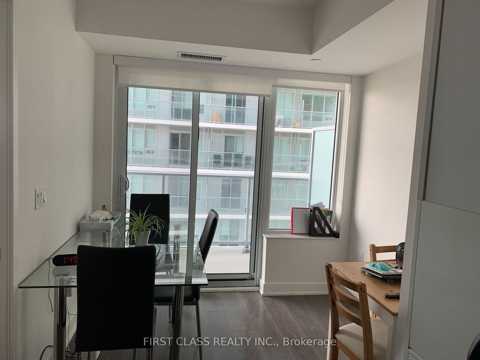 99 Broadway Ave, unit 1705 for rent