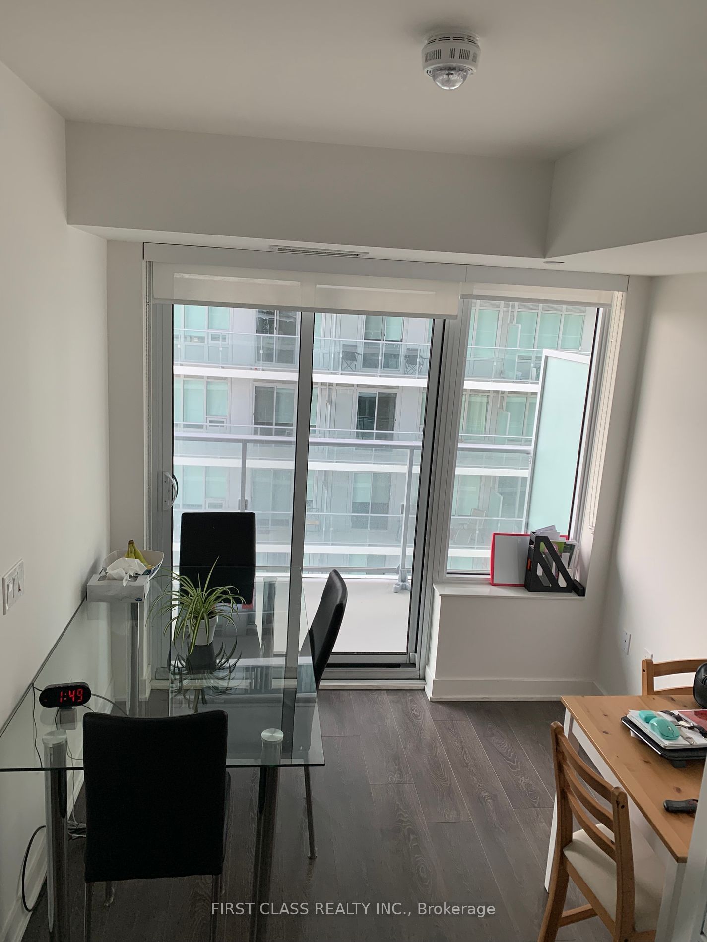 99 Broadway Ave, unit 1705 for rent