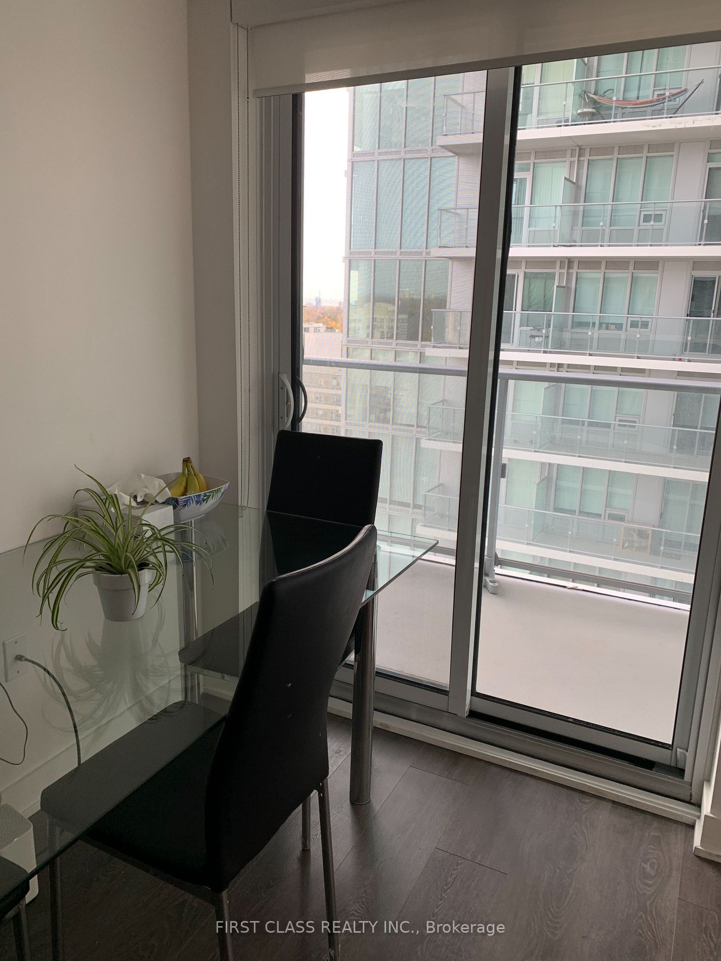 99 Broadway Ave, unit 1705 for rent