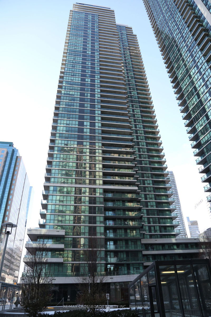 33 Bay St, unit 3205 for rent