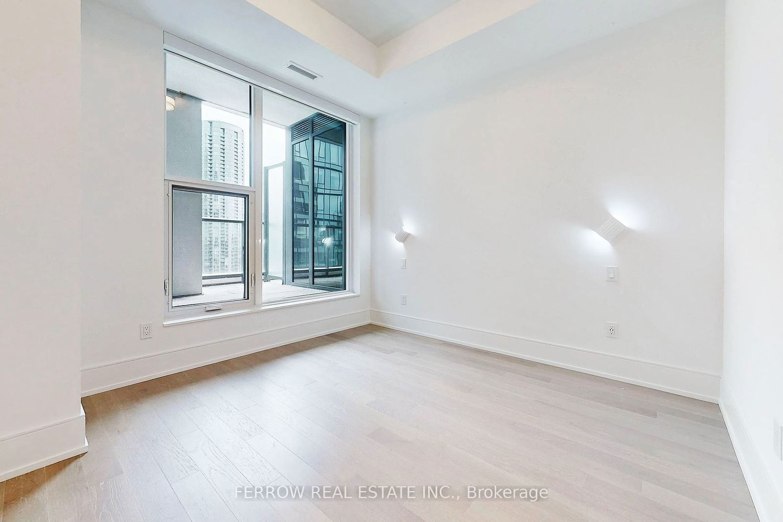 455 Wellington St W, unit 1007 for rent