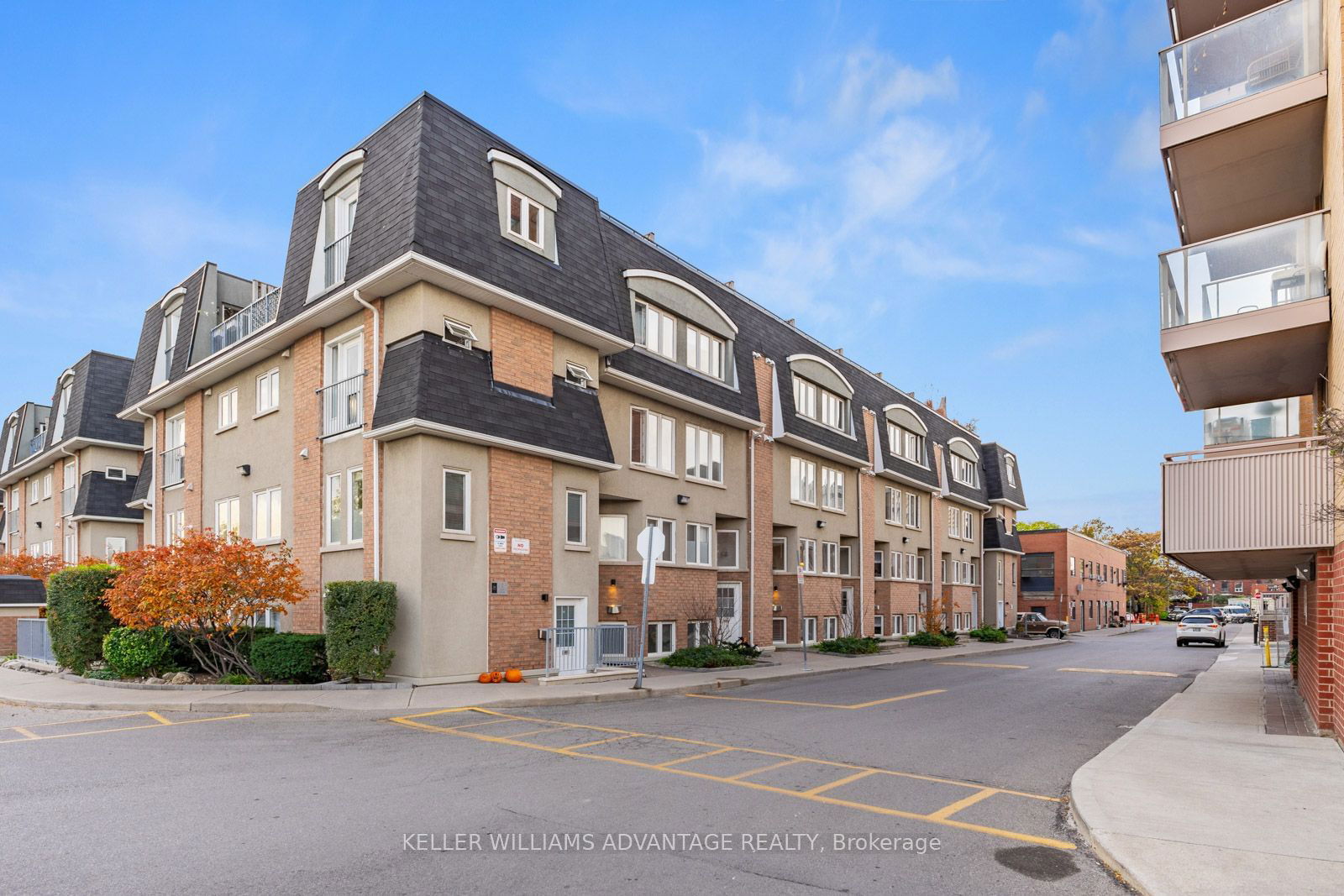 Merchant Lane Townhouses, West End, Toronto