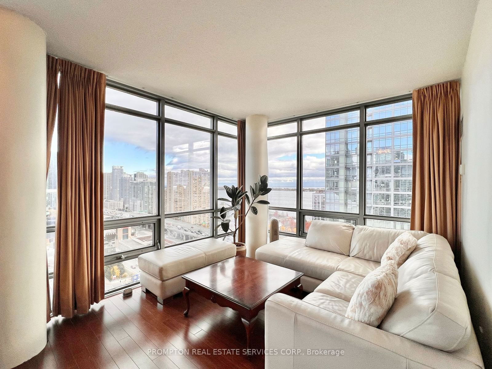 3 Navy Wharf Crt, unit 2509 for rent