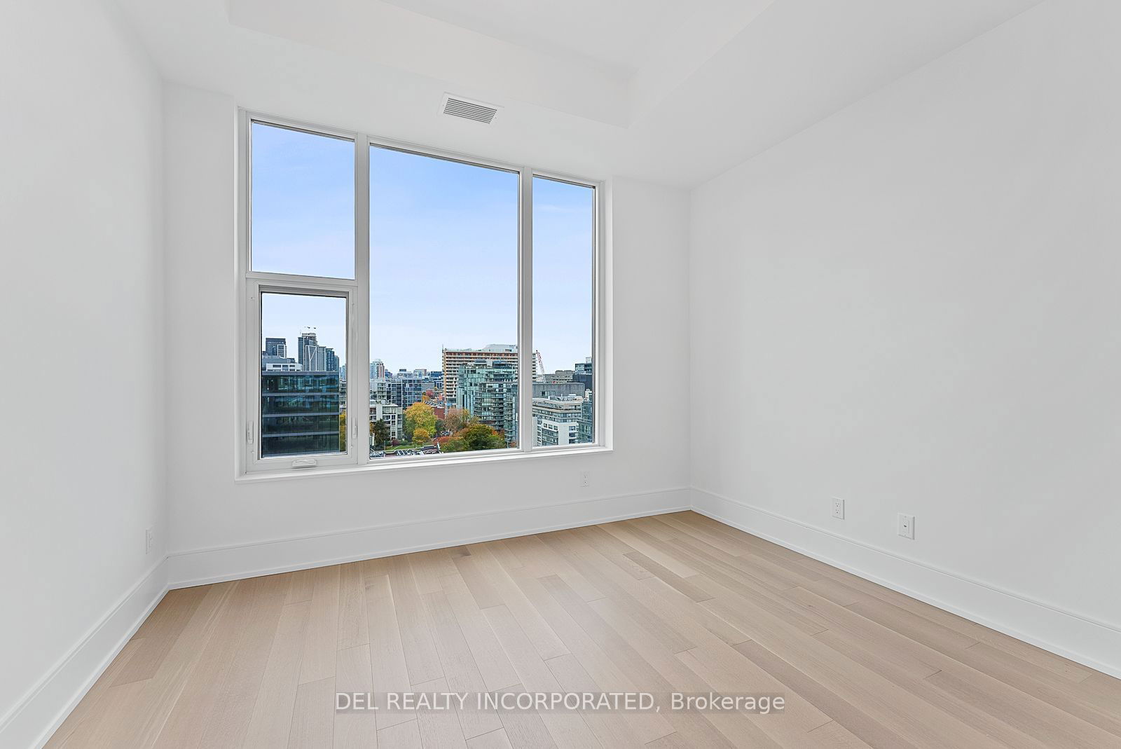 455 Wellington St W, unit 1110 for rent