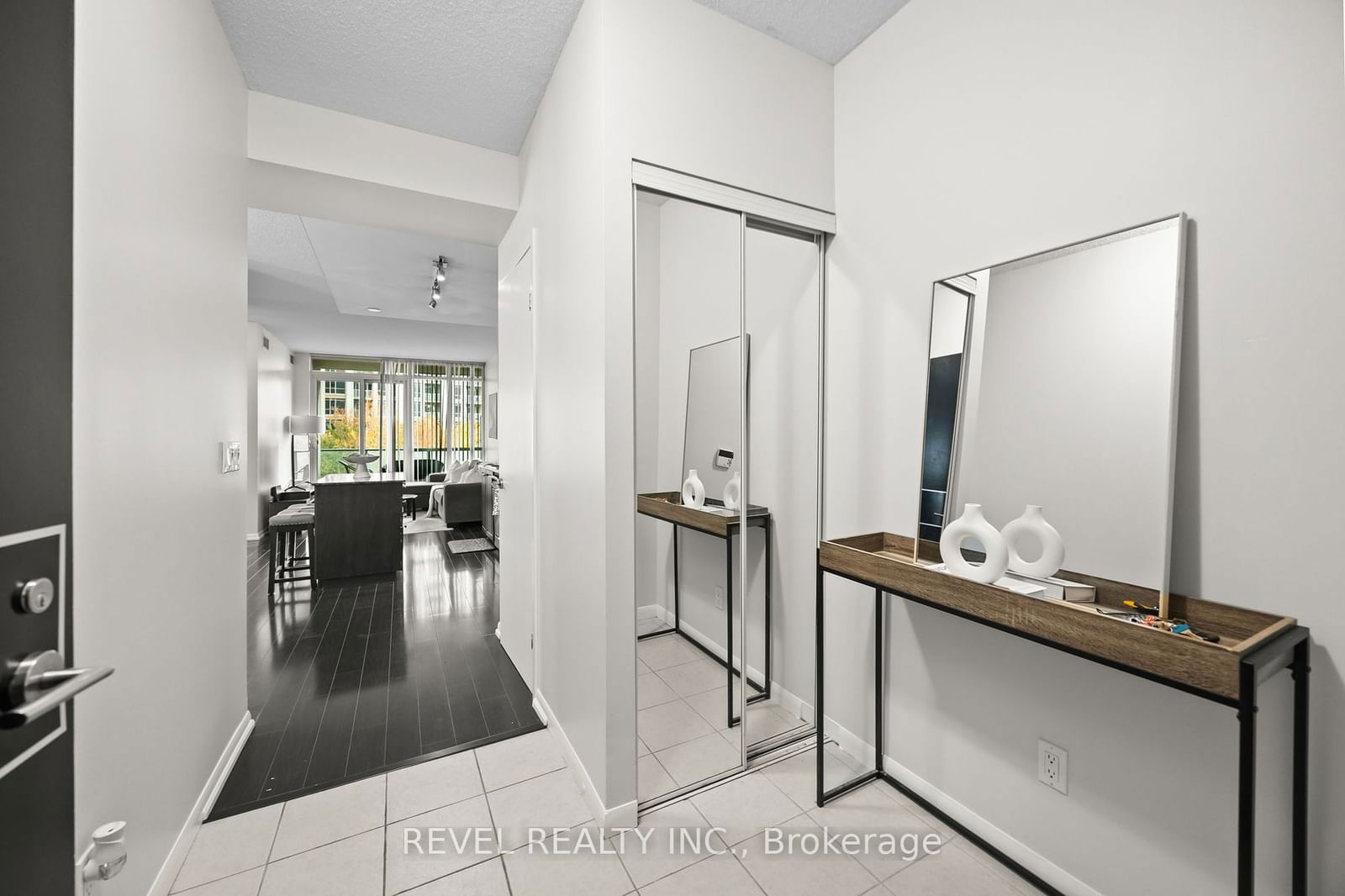 215 Fort York Blvd, unit 301 for sale