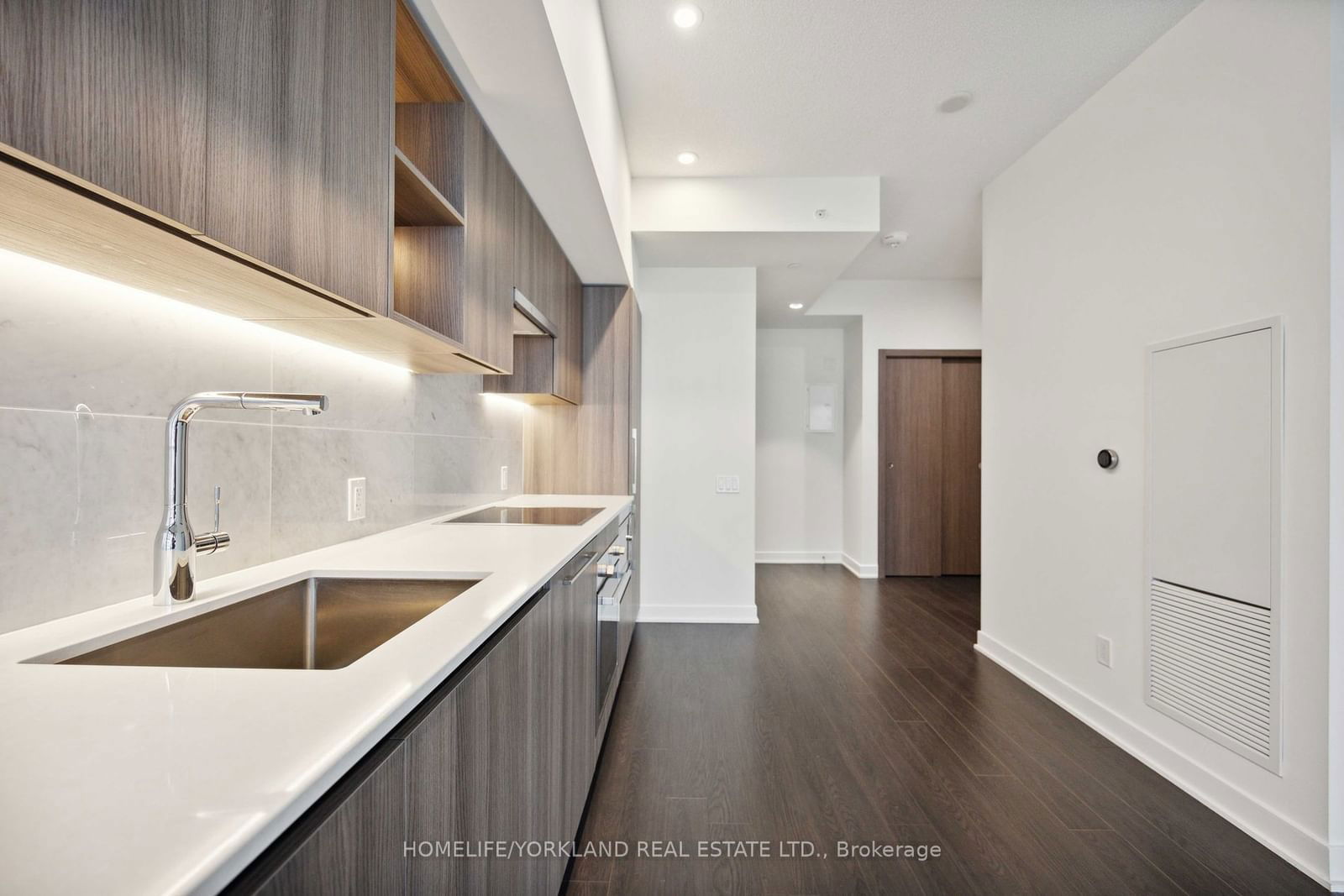 17 Bathurst St, unit 4205 for sale