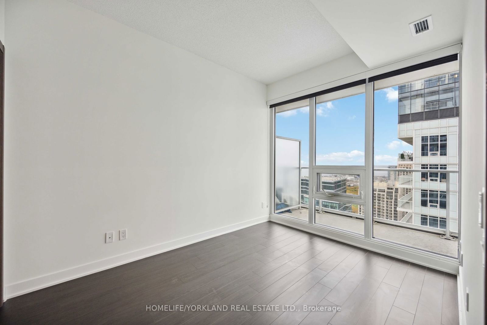 17 Bathurst St, unit 4205 for sale