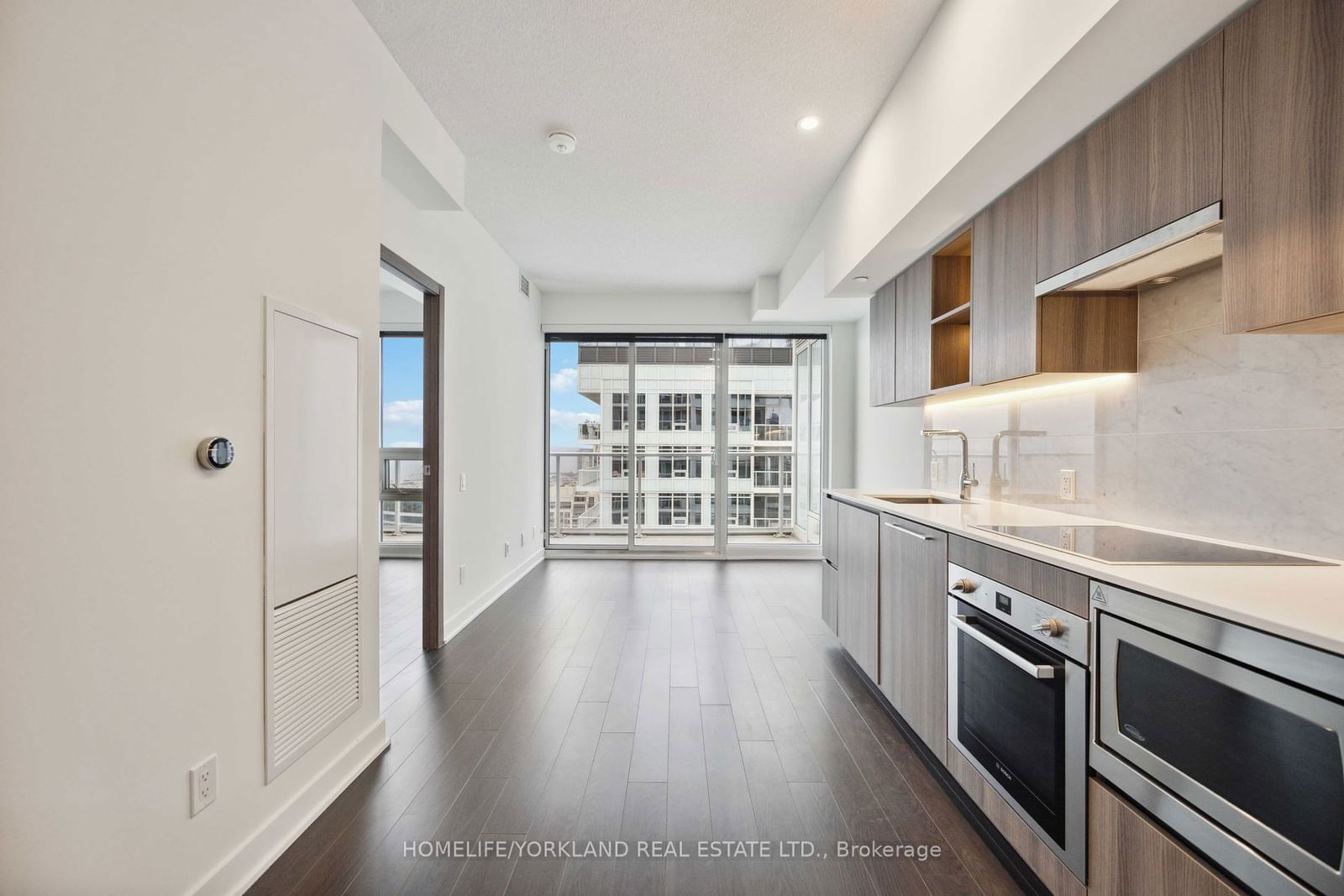 17 Bathurst St, unit 4205 for sale