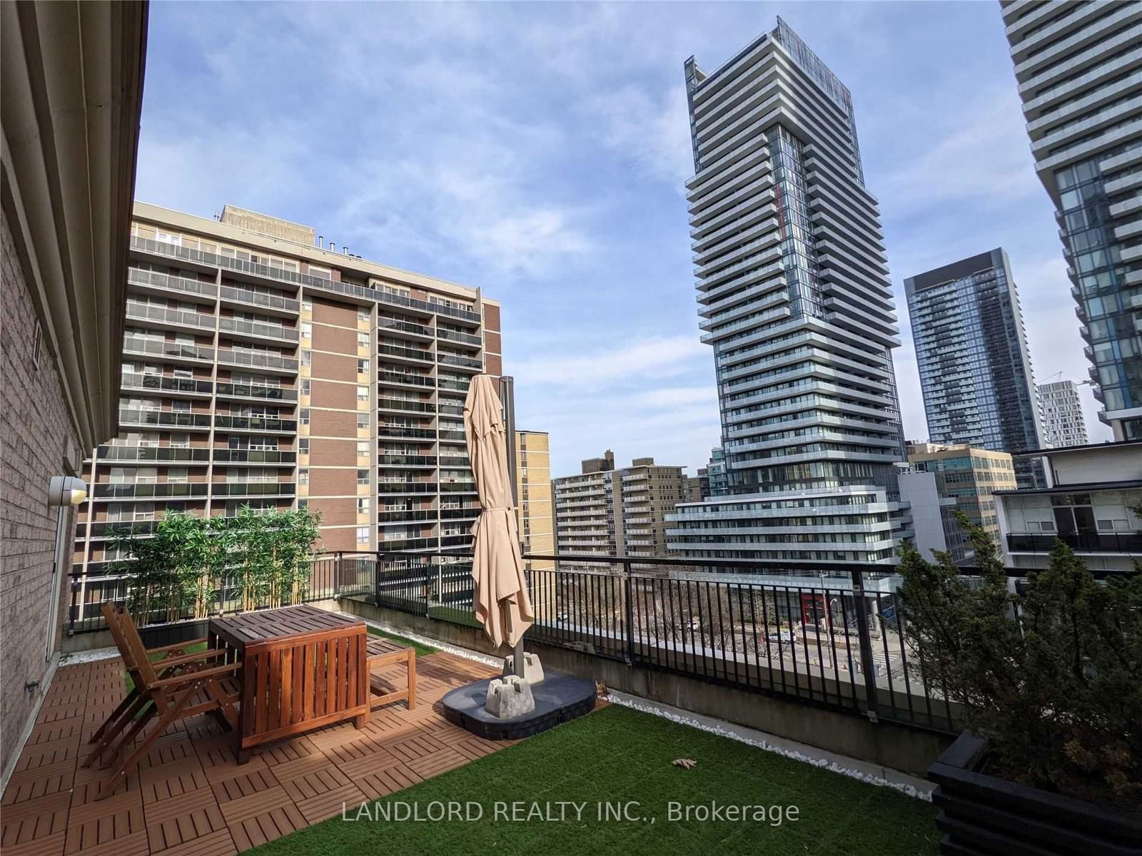 188 Redpath Ave, unit PH9 for rent