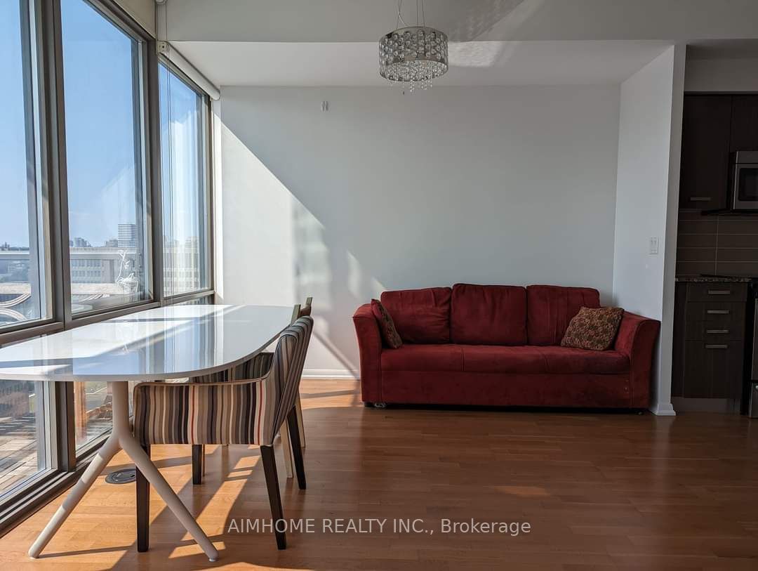 832 Bay St, unit 2001 for rent