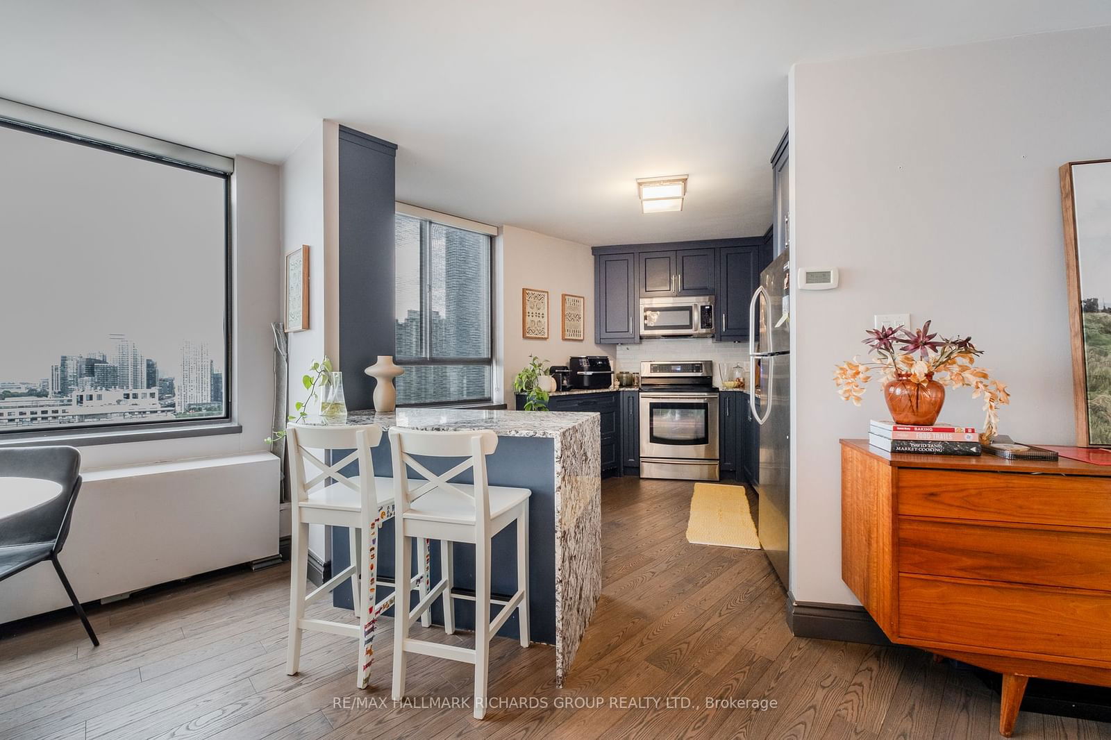 270 Queens Quay W, unit 2805 for sale