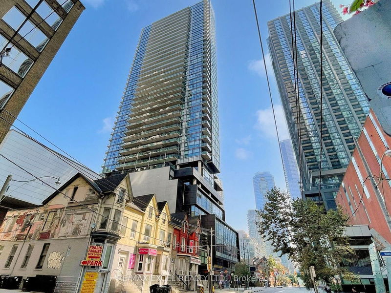 290 Adelaide St W, unit 704 for rent