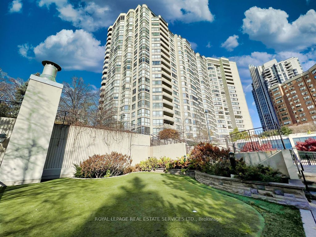 5444 Yonge St, unit 108 for sale