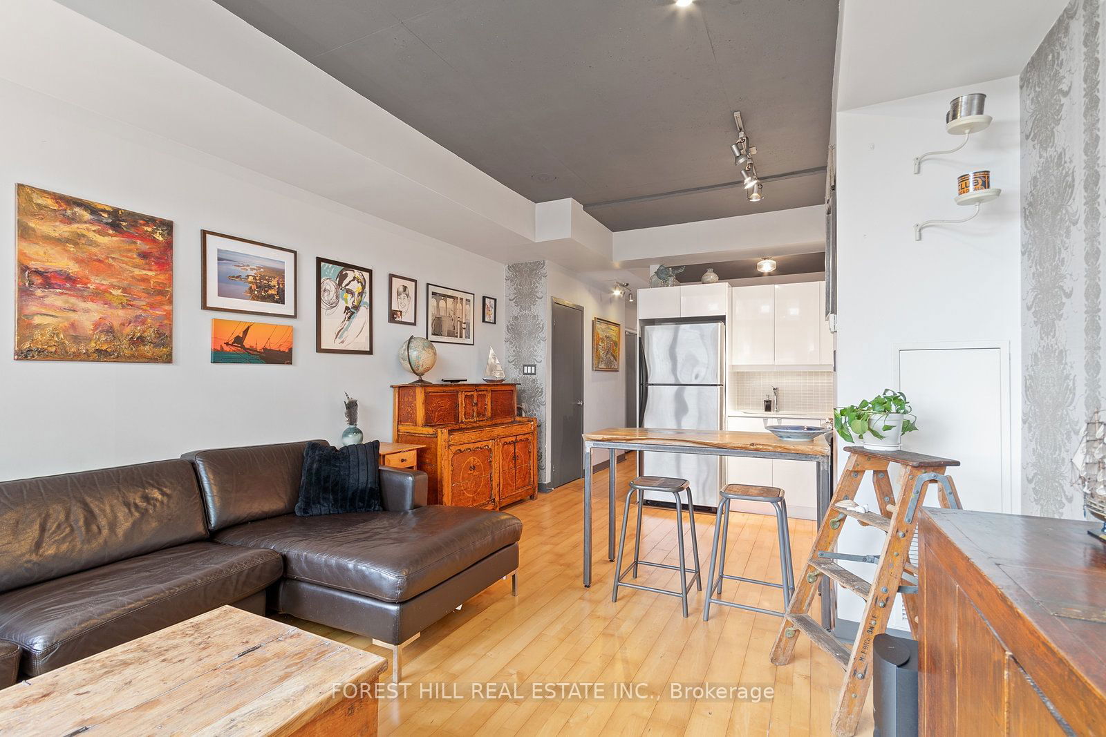 127 Queen St E, unit 406 for sale