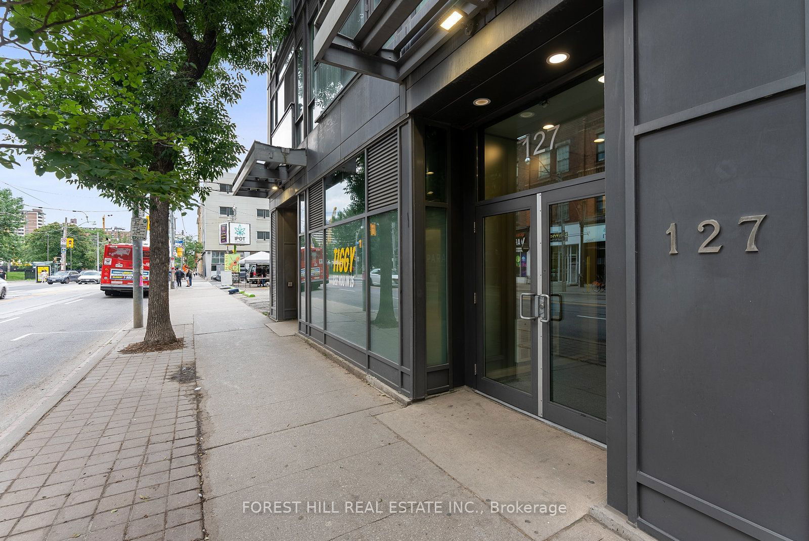 127 Queen St E, unit 406 for sale