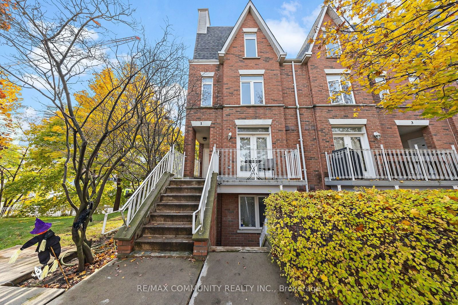 King West Townhomes, Downtown, Toronto