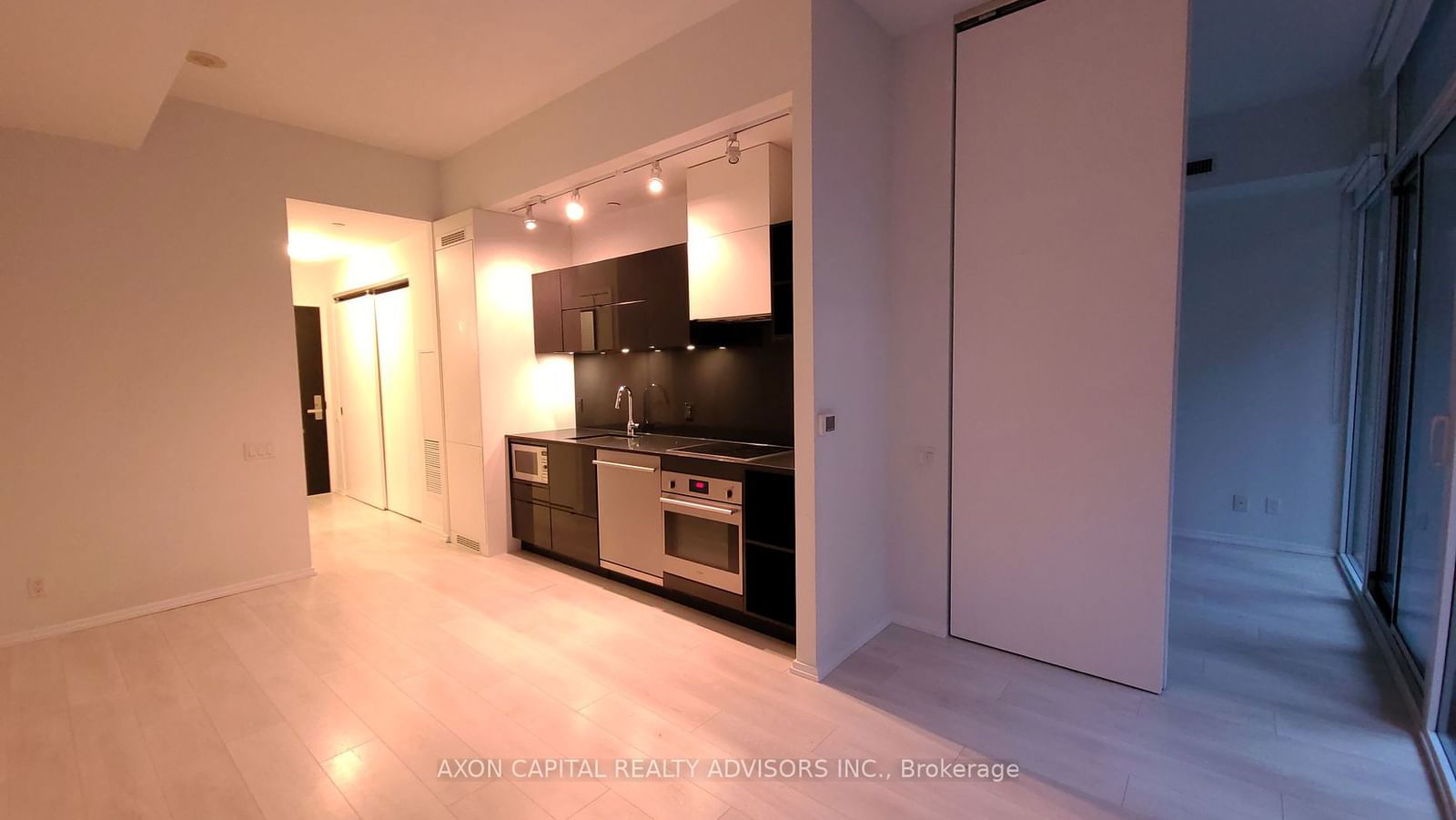 125 Peter St, unit 510 for rent