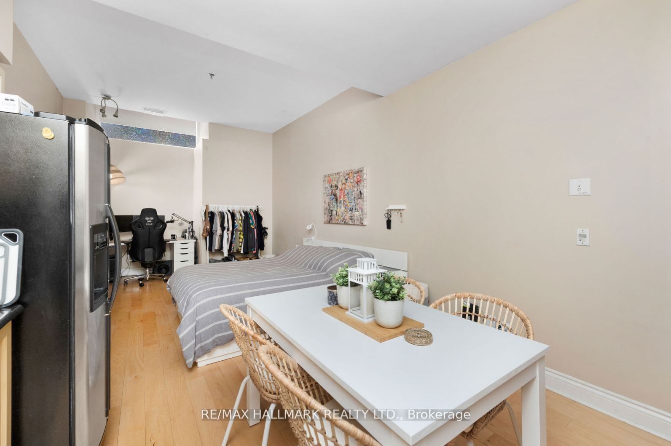 73 Richmond St W, unit L02 for sale