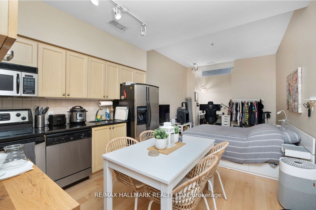 73 Richmond St W, unit L02 for sale