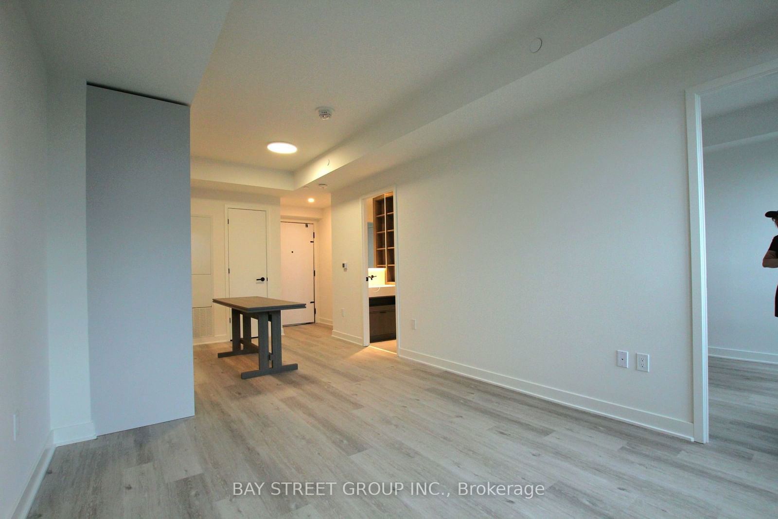 55 Charles St E, unit 2813 for rent