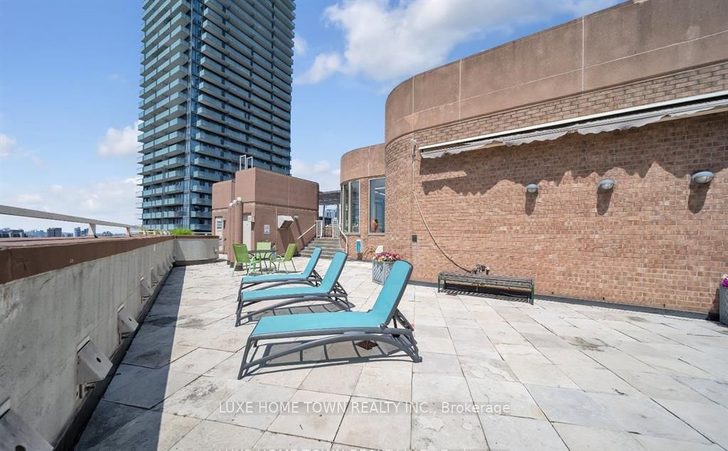 1055 Bay St, unit 308 for sale