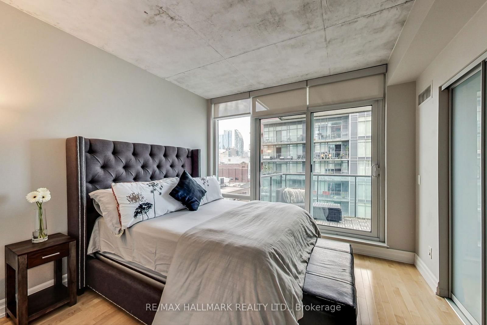 333 Adelaide St E, unit 1002 for rent