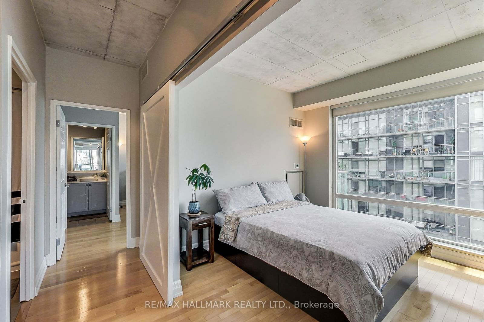 333 Adelaide St E, unit 1002 for rent