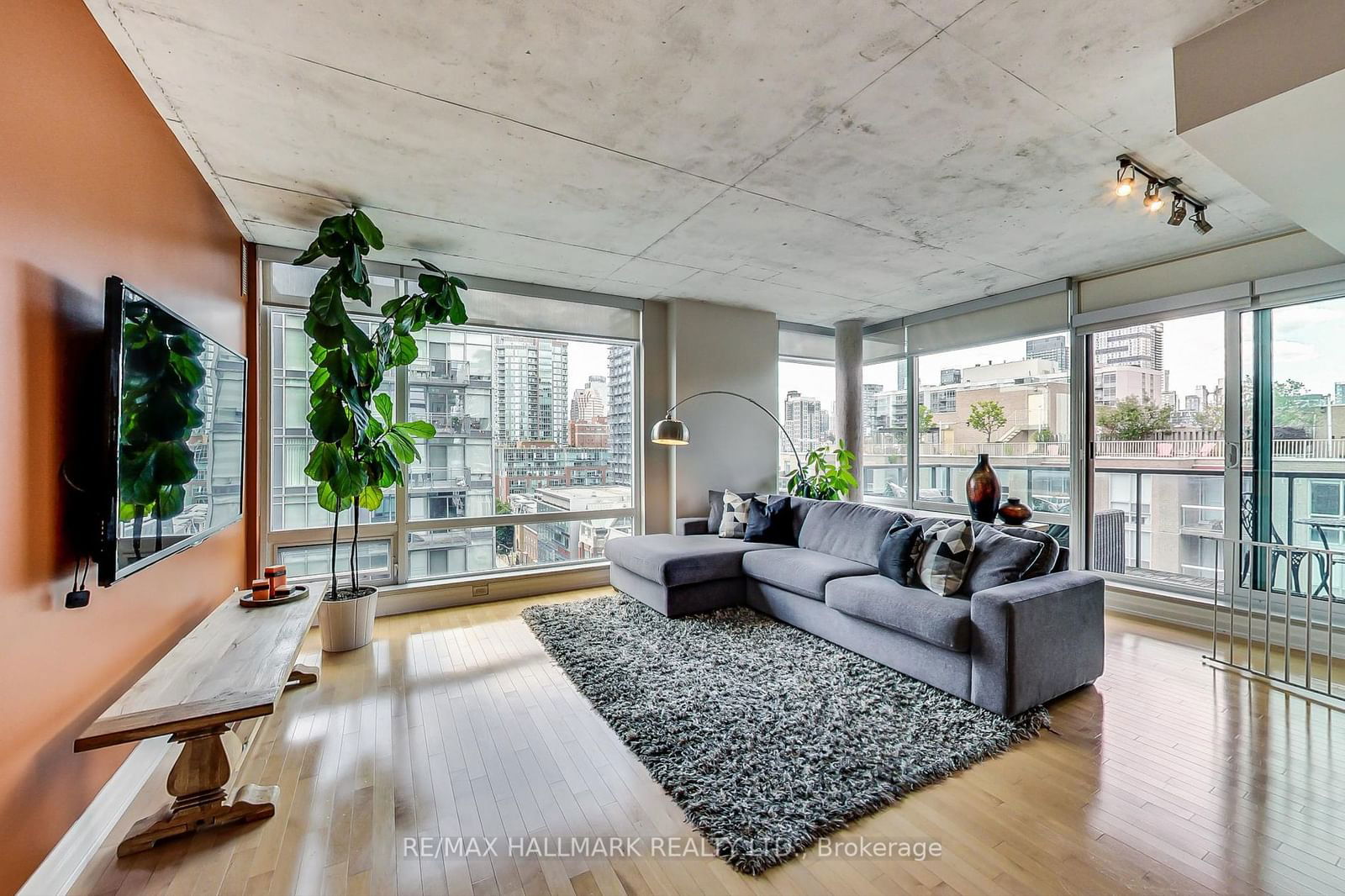 333 Adelaide St E, unit 1002 for rent