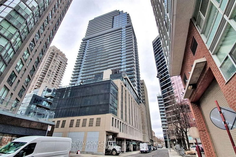 955 Bay St, unit 520 for rent