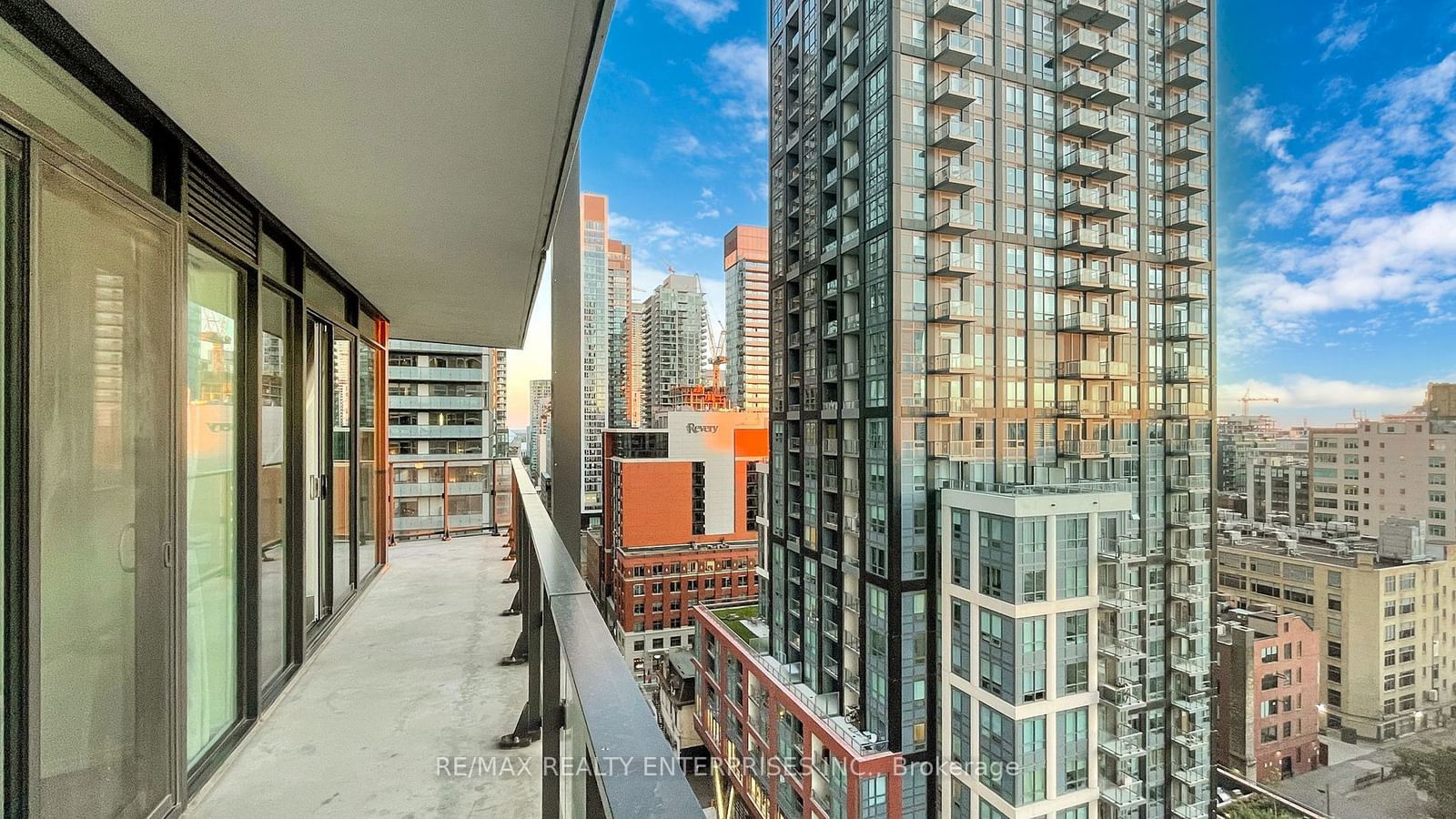 125 Peter St, unit 1301 for sale