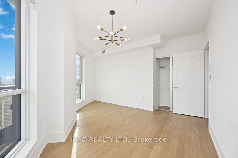 585 Bloor St E, unit 4218 for sale