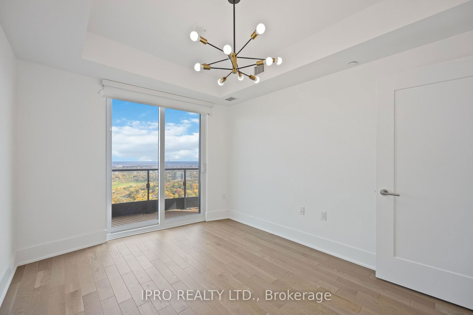 585 Bloor St E, unit 4218 for sale