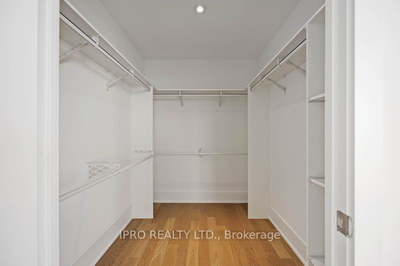 585 Bloor St E, unit 4218 for sale