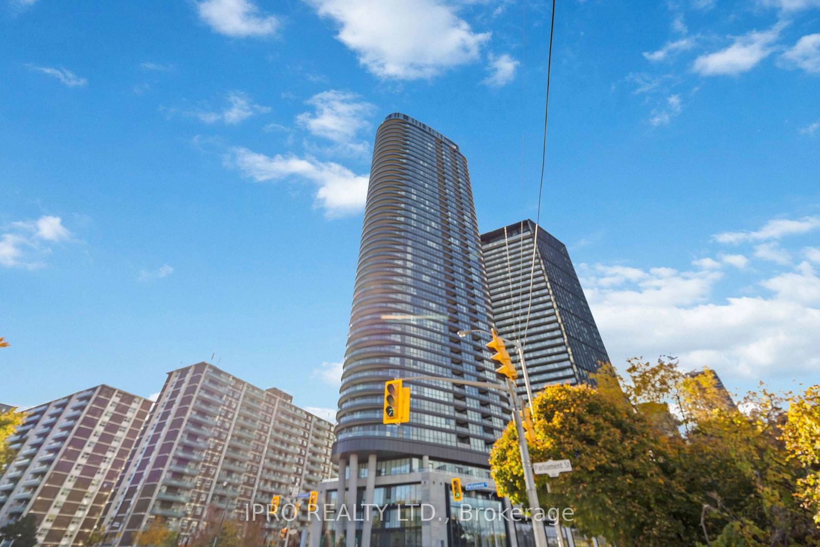 585 Bloor St E, unit 4218 for sale