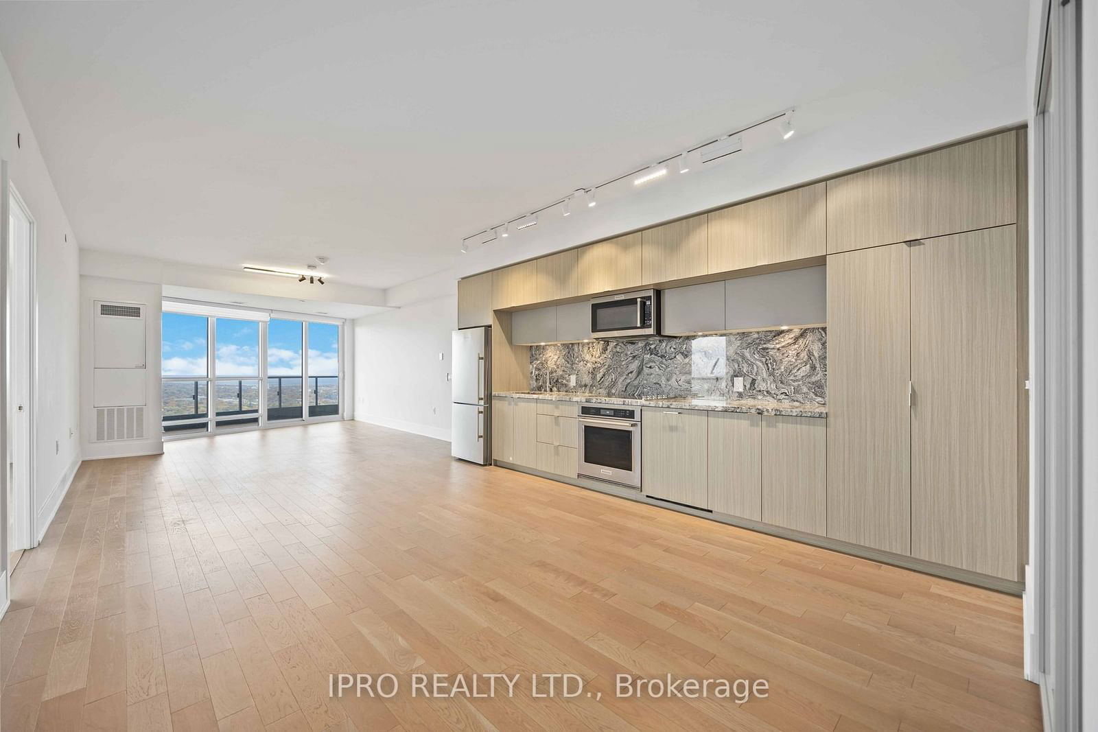 585 Bloor St E, unit 4218 for sale