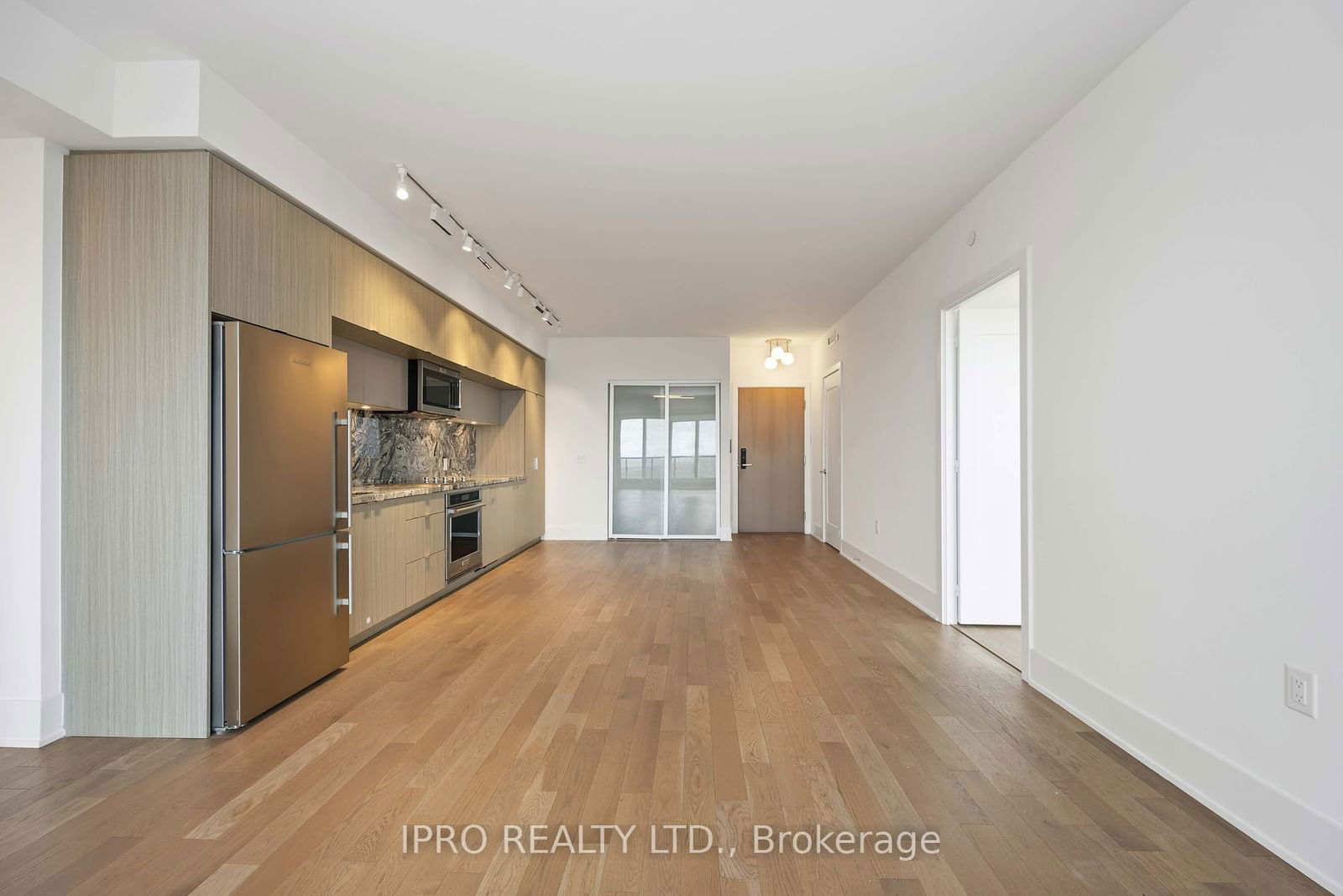 585 Bloor St E, unit 4218 for sale