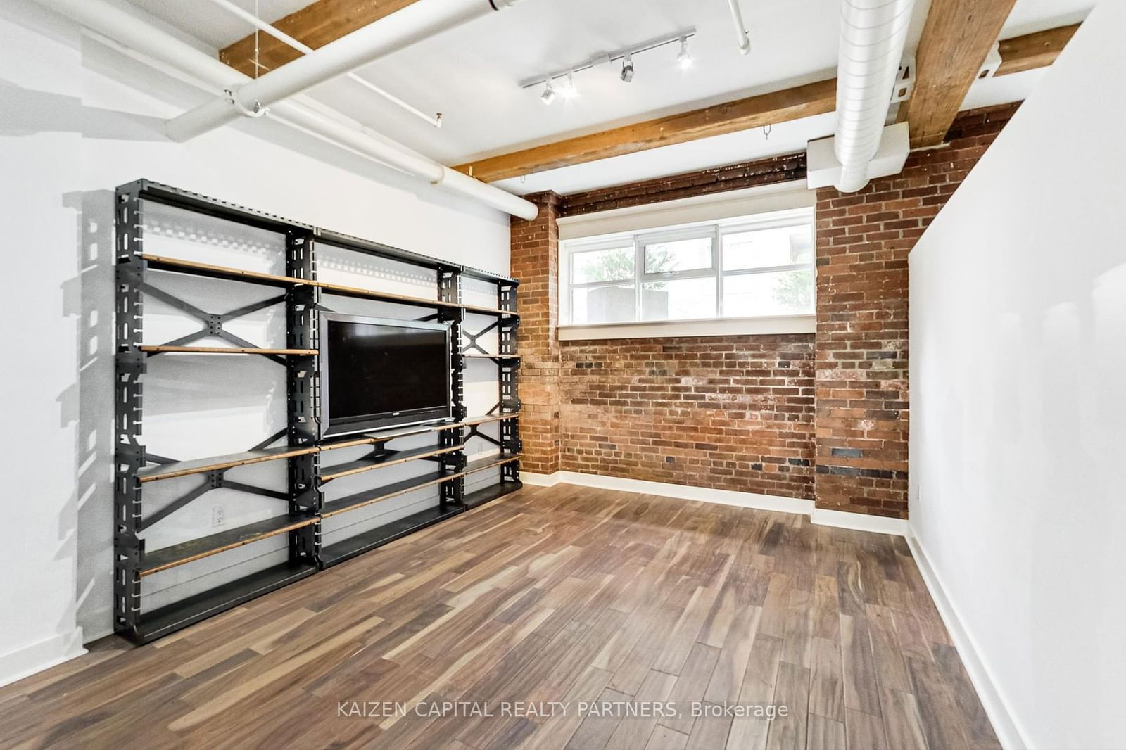 90 Sherbourne St, unit 103 for rent