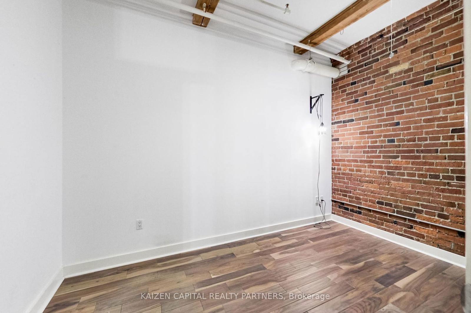 90 Sherbourne St, unit 103 for rent