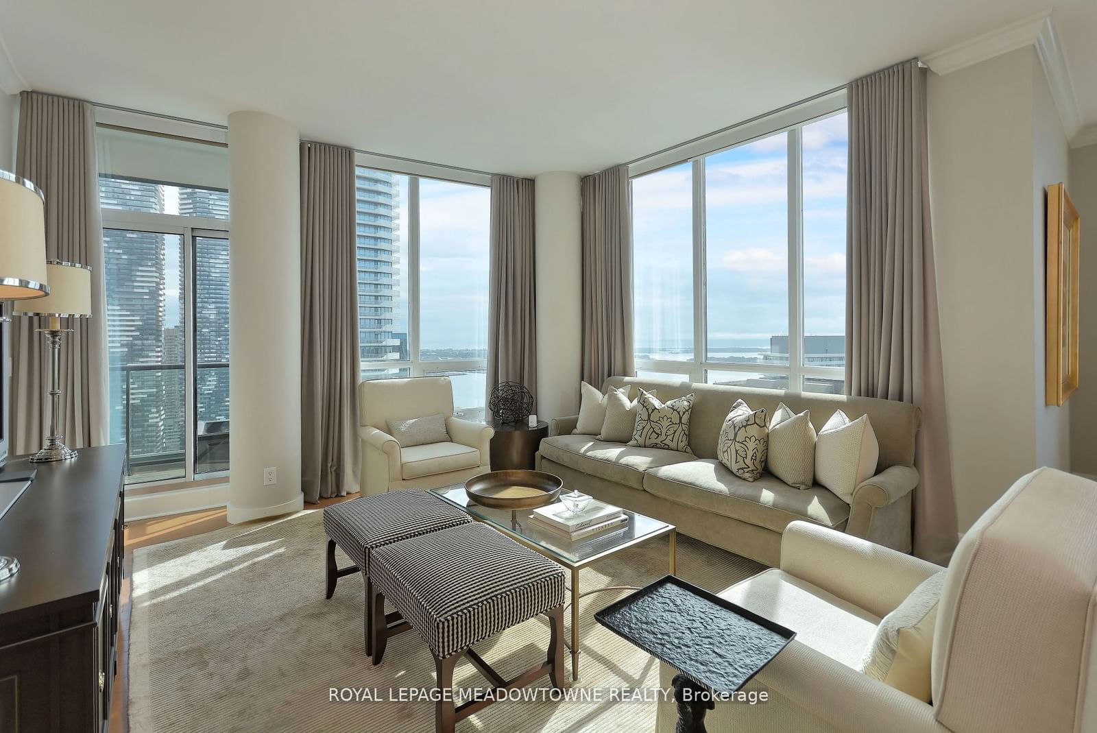 16 Yonge St, unit PH 4006 for sale