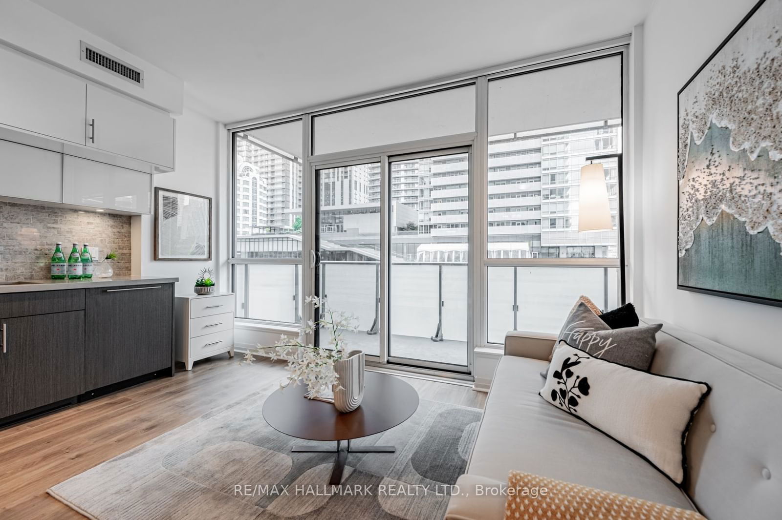 8 Mercer St, unit 901 for rent