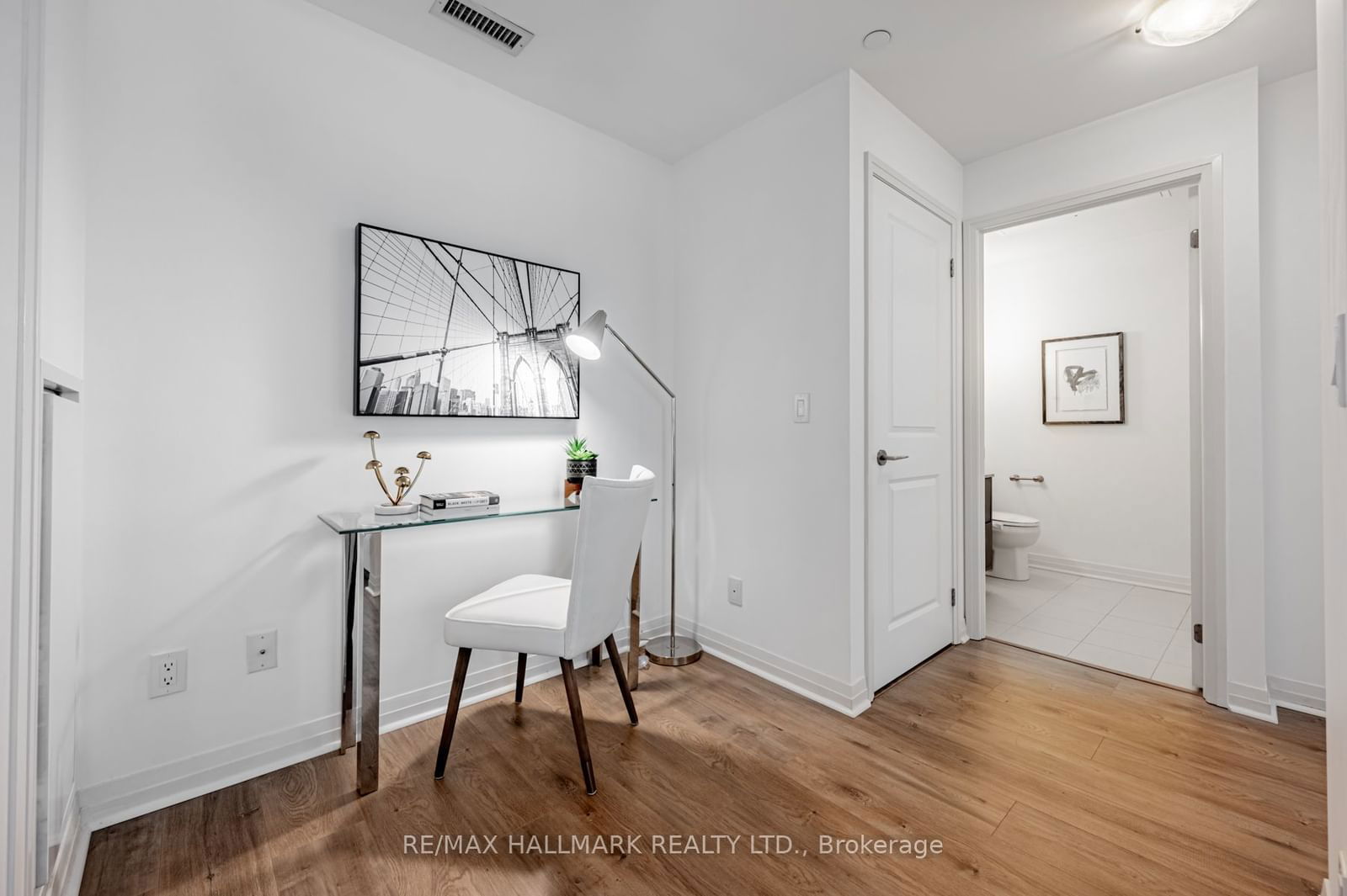 8 Mercer St, unit 901 for rent