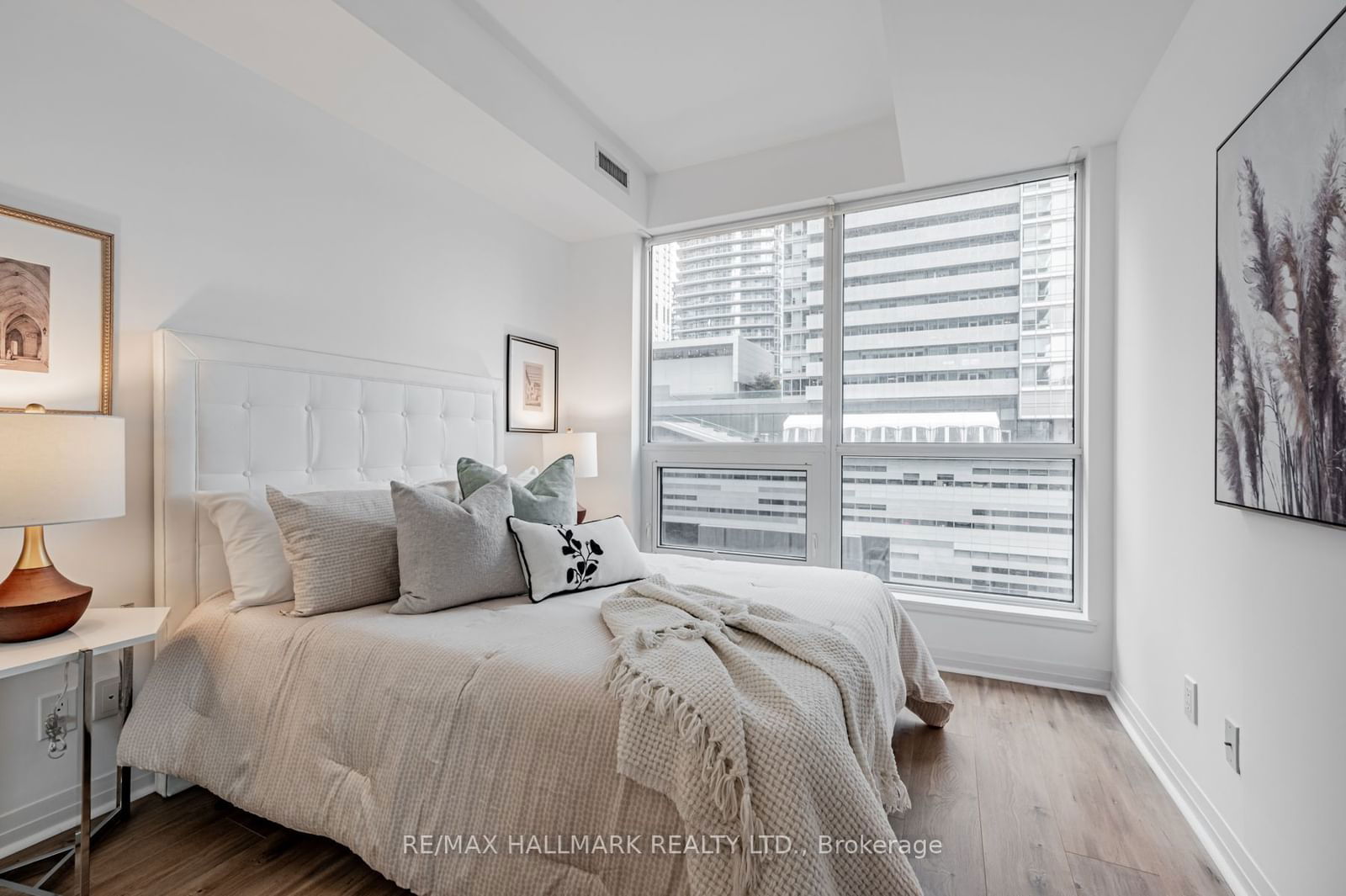 8 Mercer St, unit 901 for rent