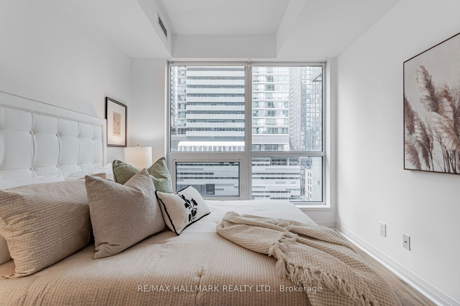 8 Mercer St, unit 901 for rent