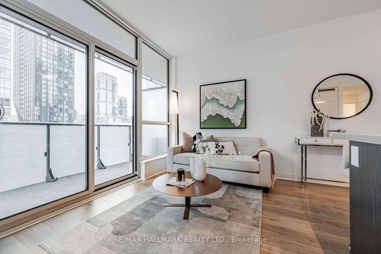 8 Mercer St, unit 901 for rent