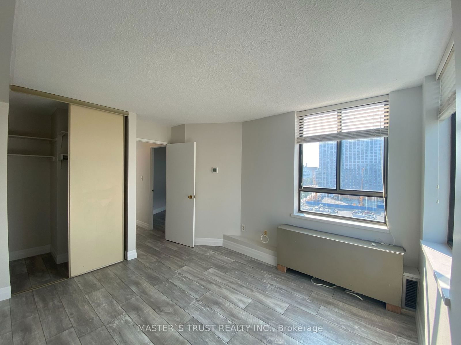 270 Queens Quay W, unit 805 for sale