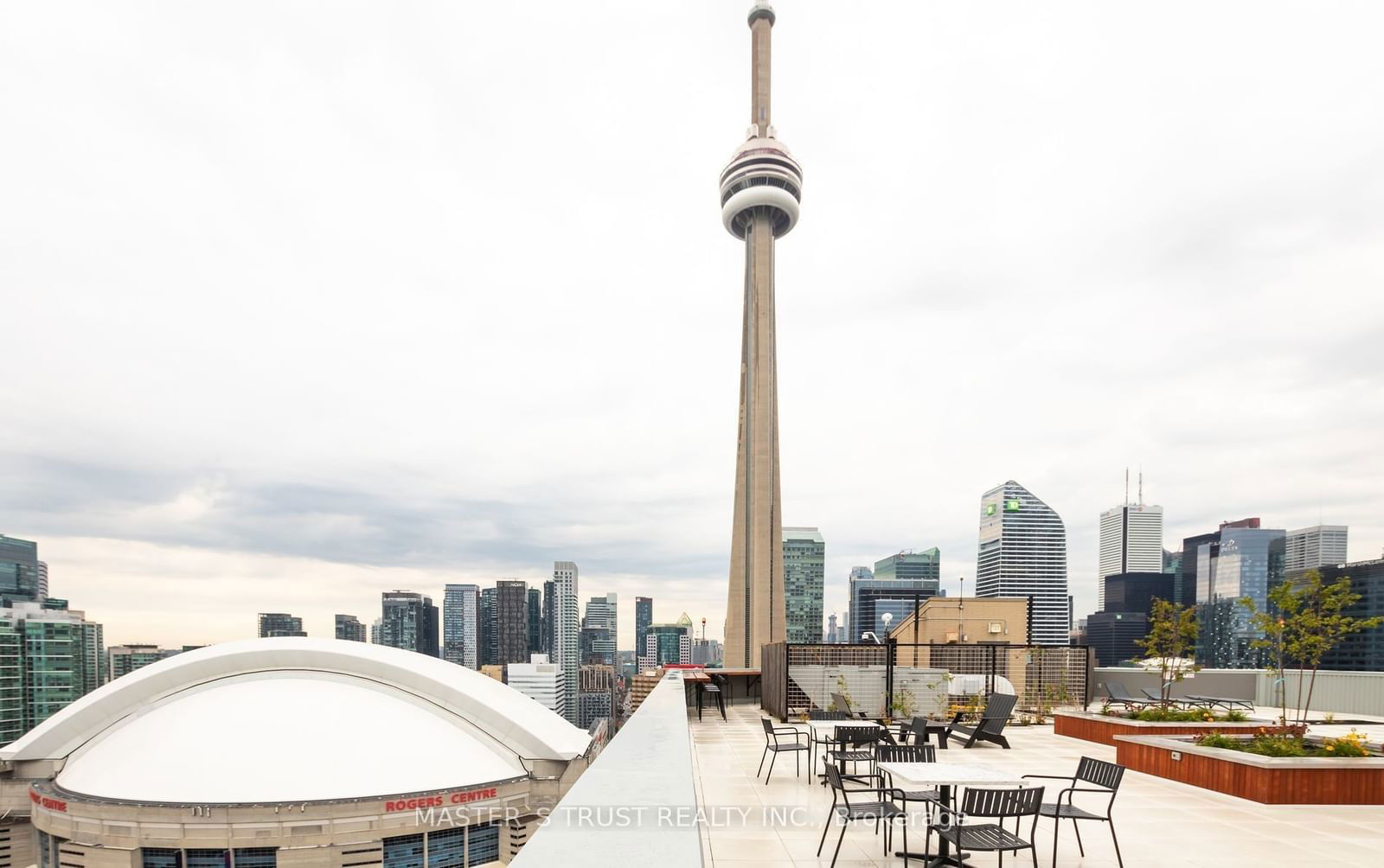 270 Queens Quay W, unit 805 for sale