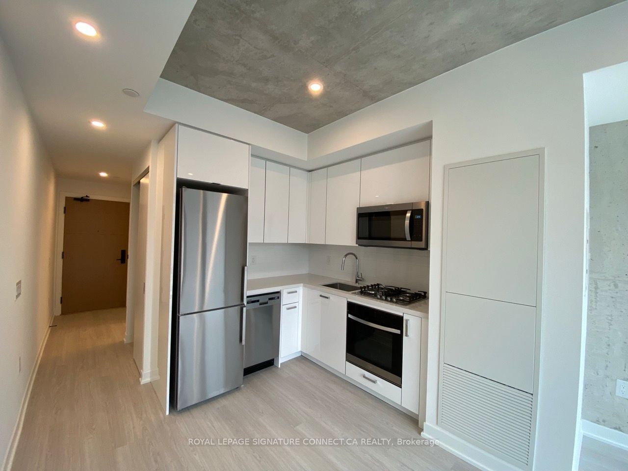 195 McCaul St, unit 1107 for rent