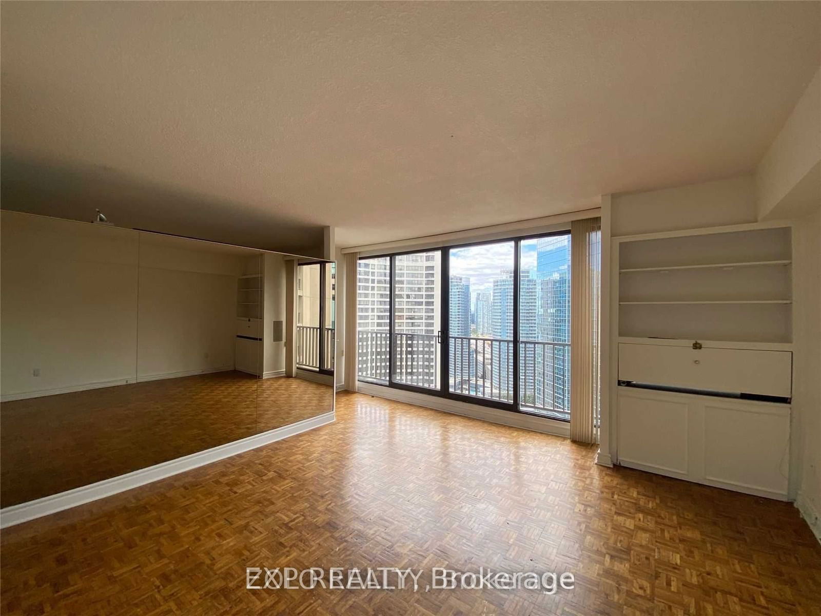 33 Harbour Sq, unit 3025 for rent