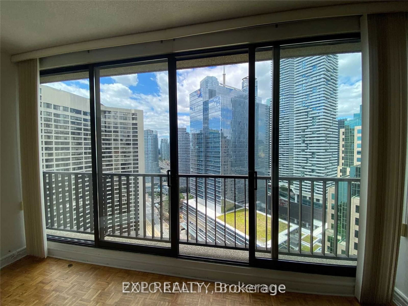 33 Harbour Sq, unit 3025 for rent